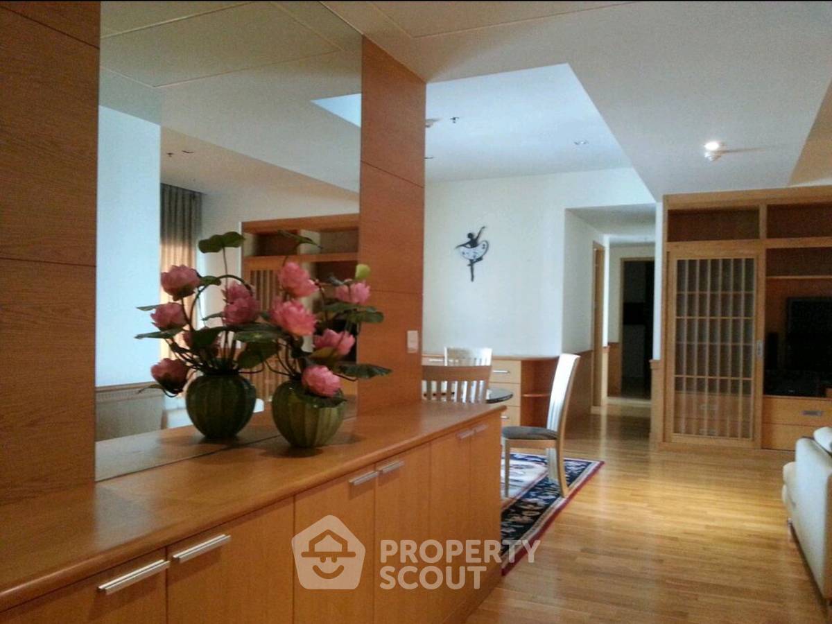 picture 3-BR 147 Sqm Condo At Millennium Residence, Near BTS Asoke (ID 3042085) - 2/6