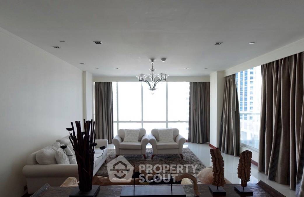picture Attractive 3-BR 385 Sqm Condo For Sale, Le Raffine Jambunuda, BTS Phrom Phong (ID 3043533) - 3/8