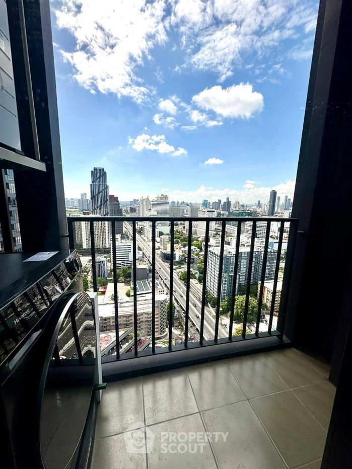 picture 1-BR Condo On 32nd Floor, 30 Sqm Nue District R9 Near MRT Phra Ram 9 (200m) (ID 3042197) - 8/8