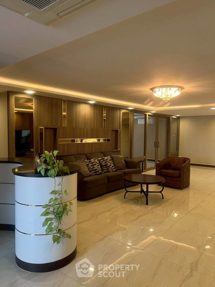 picture 3-BR Condo For Rent, President Park Condominium, MRT Queen Sirikit (ID 3043537) - 1/19