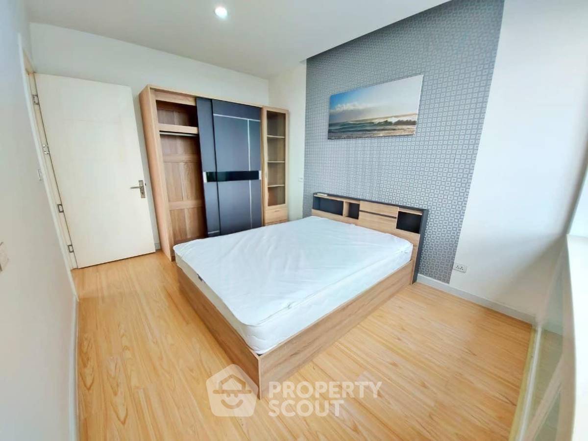 picture 2-BR Condo On 32nd Floor, T.c. Green Rama 9 Near MRT Phra Ram 9 (ID 2495327) - 2/6