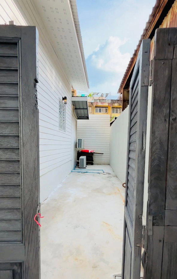 รูป เช่า บ้านสร้างใหม่ เฟอร์นิเจอร์ครบ ใกล้ BTS สถานีสุรศักดิ์ - รูปที่ 8/21