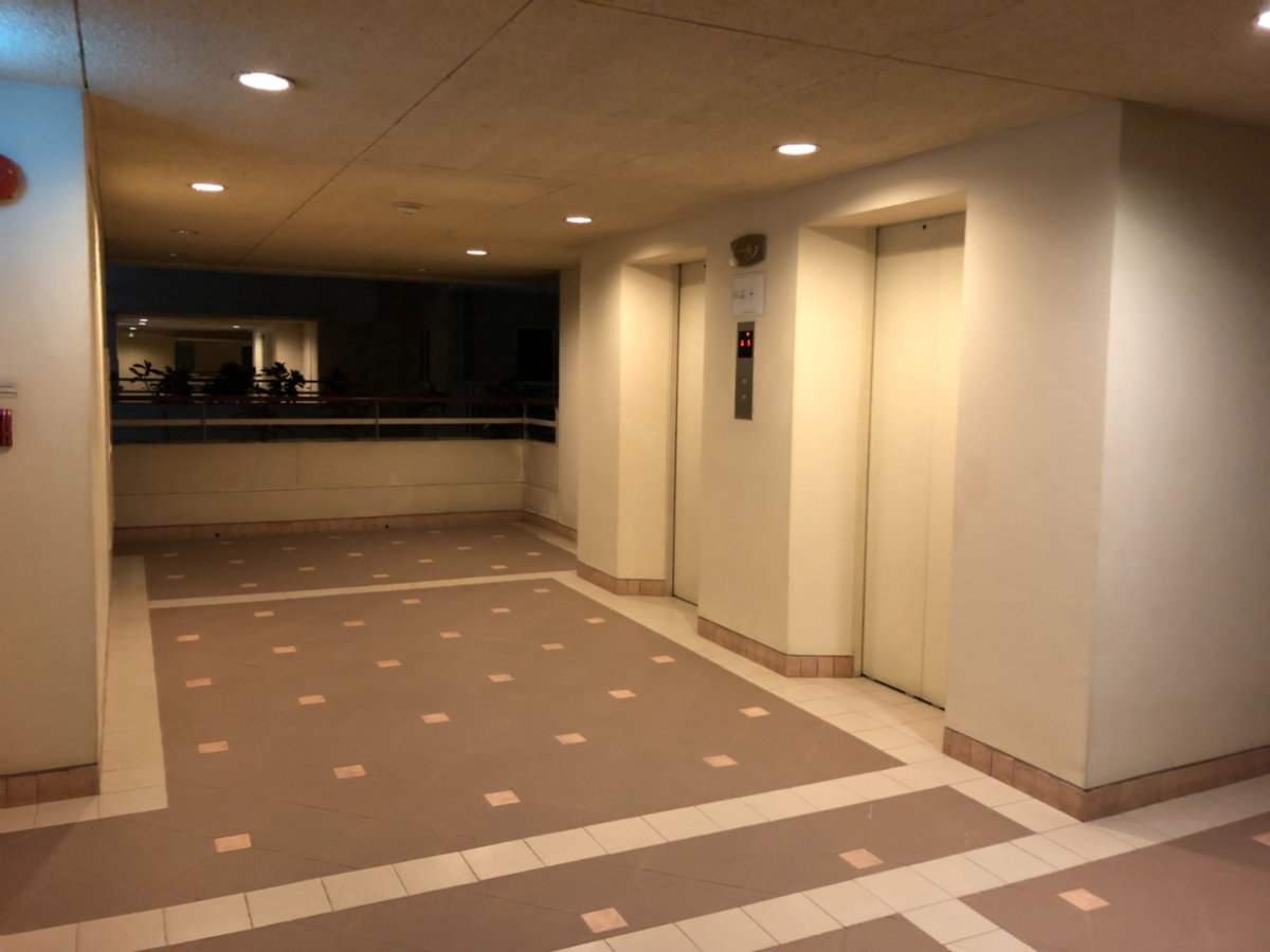 รูป ให้เช่าคอนโด บ้านสิริสาทร เย็นอากาศ พื้นที่ 36 ตรม. 1-ห้องนอน 1-ห้องน้ำ ชั้น 6 พร้อมเฟอร์นิเจอร์บิ้วท์อิน และเครื่องใช้ไฟฟ้า ทำเลดี บรรยากาศเงียบสงบ - รูปที่ 9/14