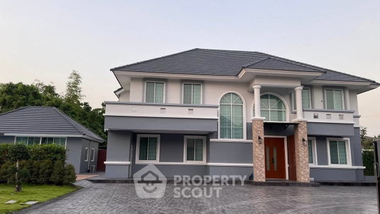 วิลล่า 5 ห้องนอน ขายใน บ้านสวนเนรมิต 5 พัทยา (ID 3043619)