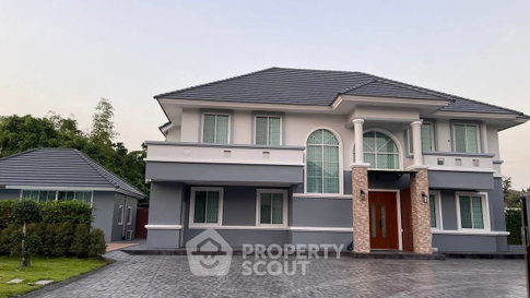 วิลล่า 5 ห้องนอน ขายใน บ้านสวนเนรมิต 5 พัทยา (ID 3043619)