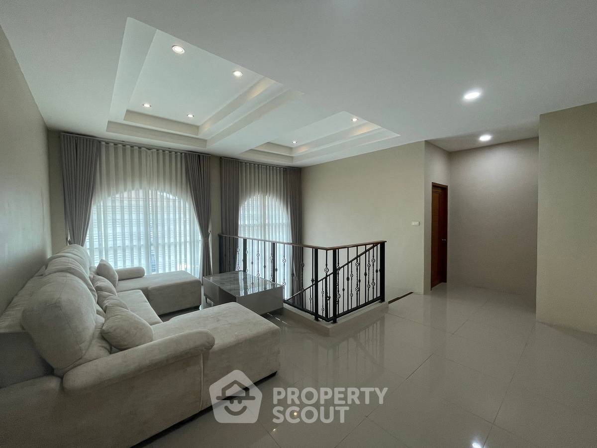 รูป วิลล่า 5 ห้องนอน ขายใน บ้านสวนเนรมิต 5 พัทยา (ID 3043619) - รูปที่ 15/24