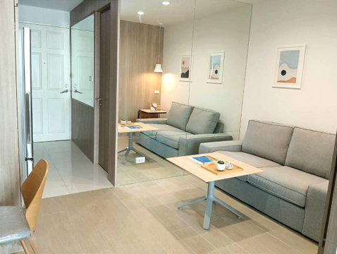 For rent, Baan Siri Sathorn Yenakard, 36 sq.m. 1-bed 1-bath with furniture and appliances.