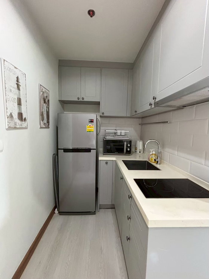 รูป Editor สะพานควาย | 28 ตร.ม. ชั้น 10 ทิศเหนือ | เฟอร์ครบ พร้อมเครื่องซักผ้า | เพียง 16,000 บาท/เดือน - รูปที่ 5/12