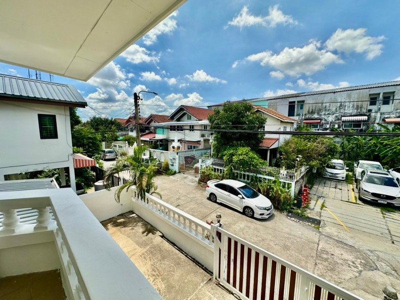 รูป นวลจันทร์ รามอินทรา 40 บ้านเดี่ยวให้เช่า 3นอน 2น้ำ BTSรามอินทรา กม.6 1.4 กม. ทางพิเศษฉลองรัช 2.3 กม. 56ตร.ว. 224ตร.ม. บ้านเดี่ยว 2 ชั้น - รูปที่ 6/8
