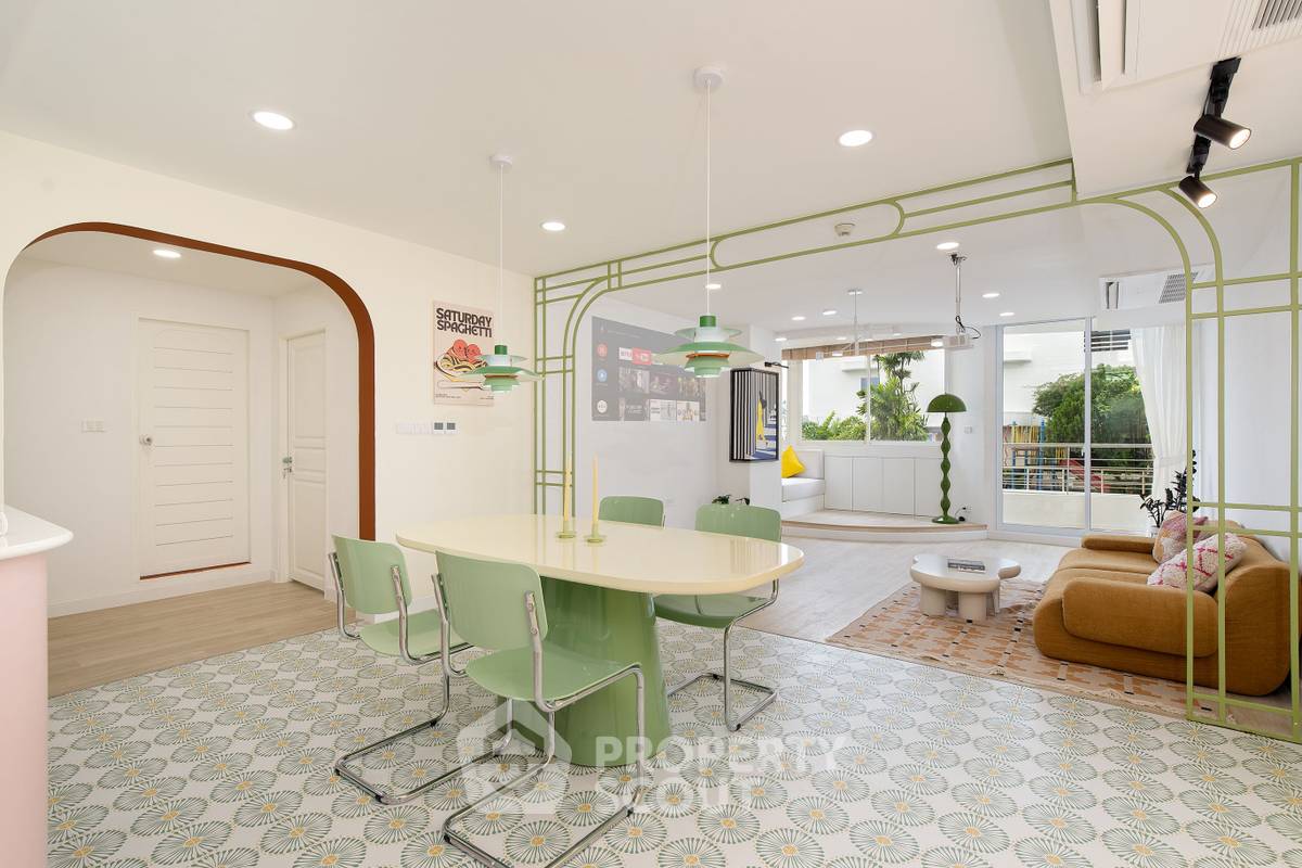 picture 2-BR Condo At Supalai Place Sukhumvit 39, BTS Phrom Phong (ID 3044660) - 2/16