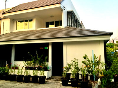 ทาวน์โฮม เทสโก้โลตัส ศรีนครินทร์ : 🏡 ขายทาวน์เฮ้าส์ 2 ชั้น หลังมุม หมู่บ้านทิพวัล 1