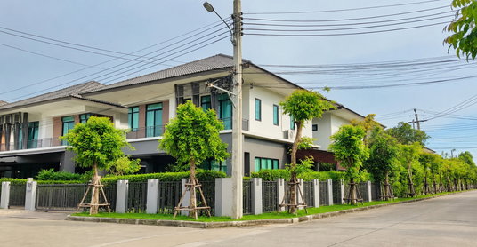 Single house for sale, corner plot, 68.4 sq.wa., Atoll Java Bay Village.