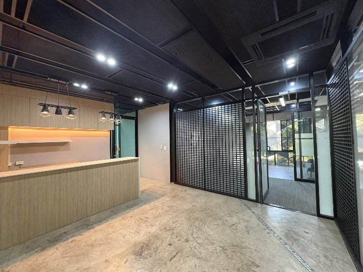 picture ðĢðĢFor rent Garden Office & Waterfront Space 3-stories Sukhumvit 105 (Typing 0974164645, Line: JKJK4645 instead of clicking the blue/green button) - 11/37