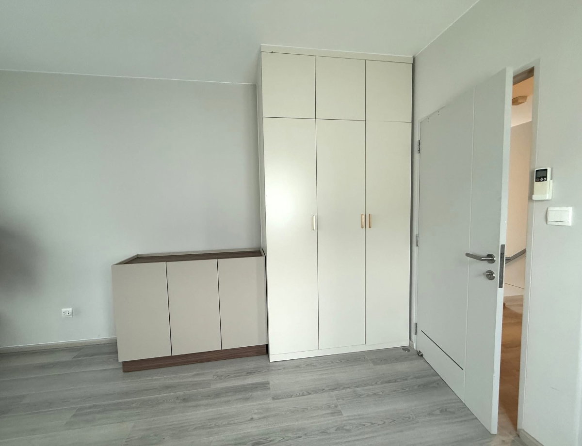 รูป (BB172) 🏡 บ้านแฝดหรู รีโนเวทใหม่ | เลี้ยงสัตว์ได้ | ใกล้ Mega Bangna | พร้อมเข้าอยู่ ✨ - รูปที่ 7/7