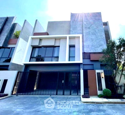 Houses for rent Bangkok : 4-BR House For Rent, BuGaan Krungthep Kreetha, Hua Mak (ID 3039745)