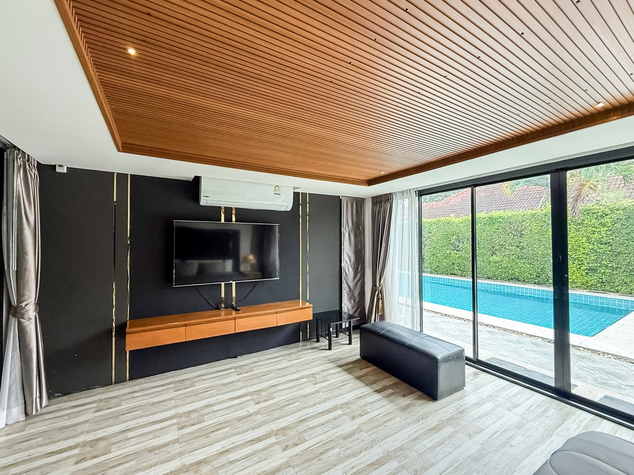 รูป Pool Villa for Sale East Pattaya 4 Bedroom Investment Opportunity - รูปที่ 11/21