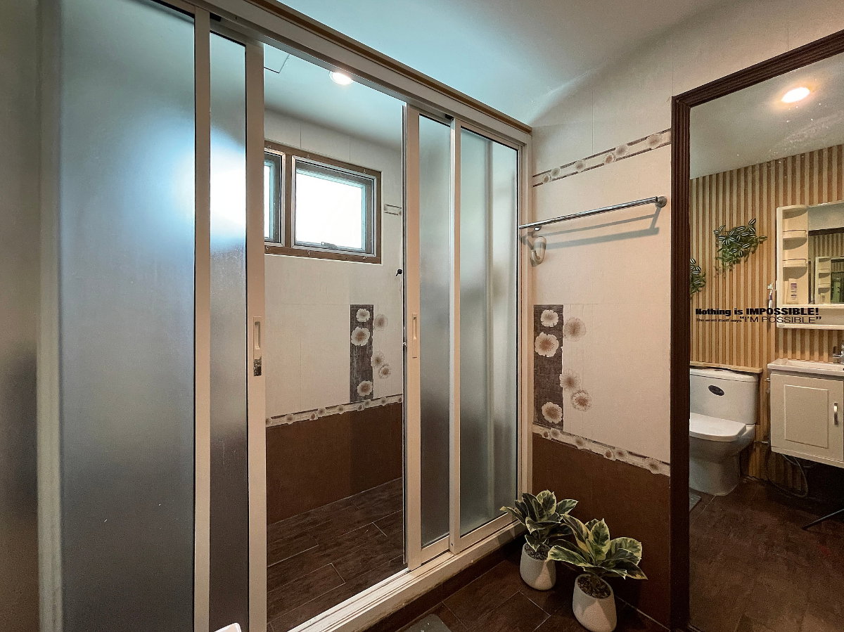 picture 🏡 Spacious 2-Bedroom Condo with Pool Views at Waterford Park Rama 4 - 21/38