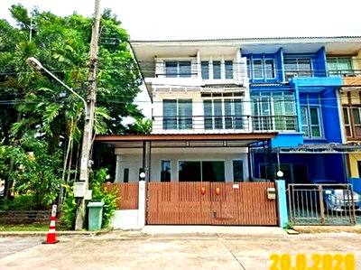 ทาวน์โฮม วิทยาลัยการจัดการเพชรเกษม : ทาวน์เฮ้าส์ 32.8 ตร.วา วิสต้า อเวนิว เพชรเกษม 81 เขตหนองแขม กรุงเทพมหานคร 3.9M