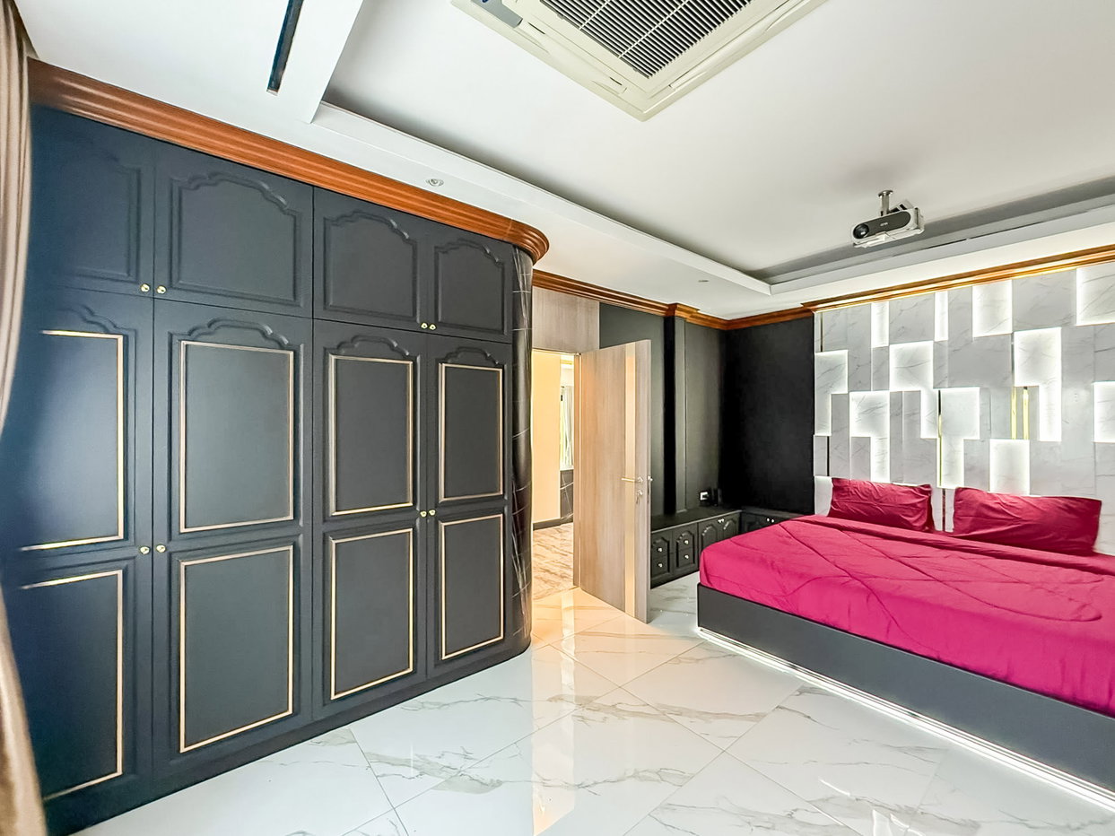 รูป Pool Villa for Sale East Pattaya 4 Bedroom Investment Opportunity - รูปที่ 12/21