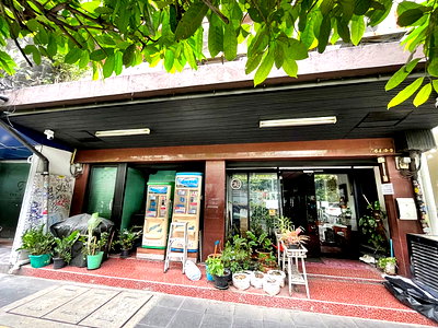 Retail spaces for rent Sukhumvit Road : Ground Floor 80 sqm. on Sukhumvit Road between BTS Thonglor-PhromPhong