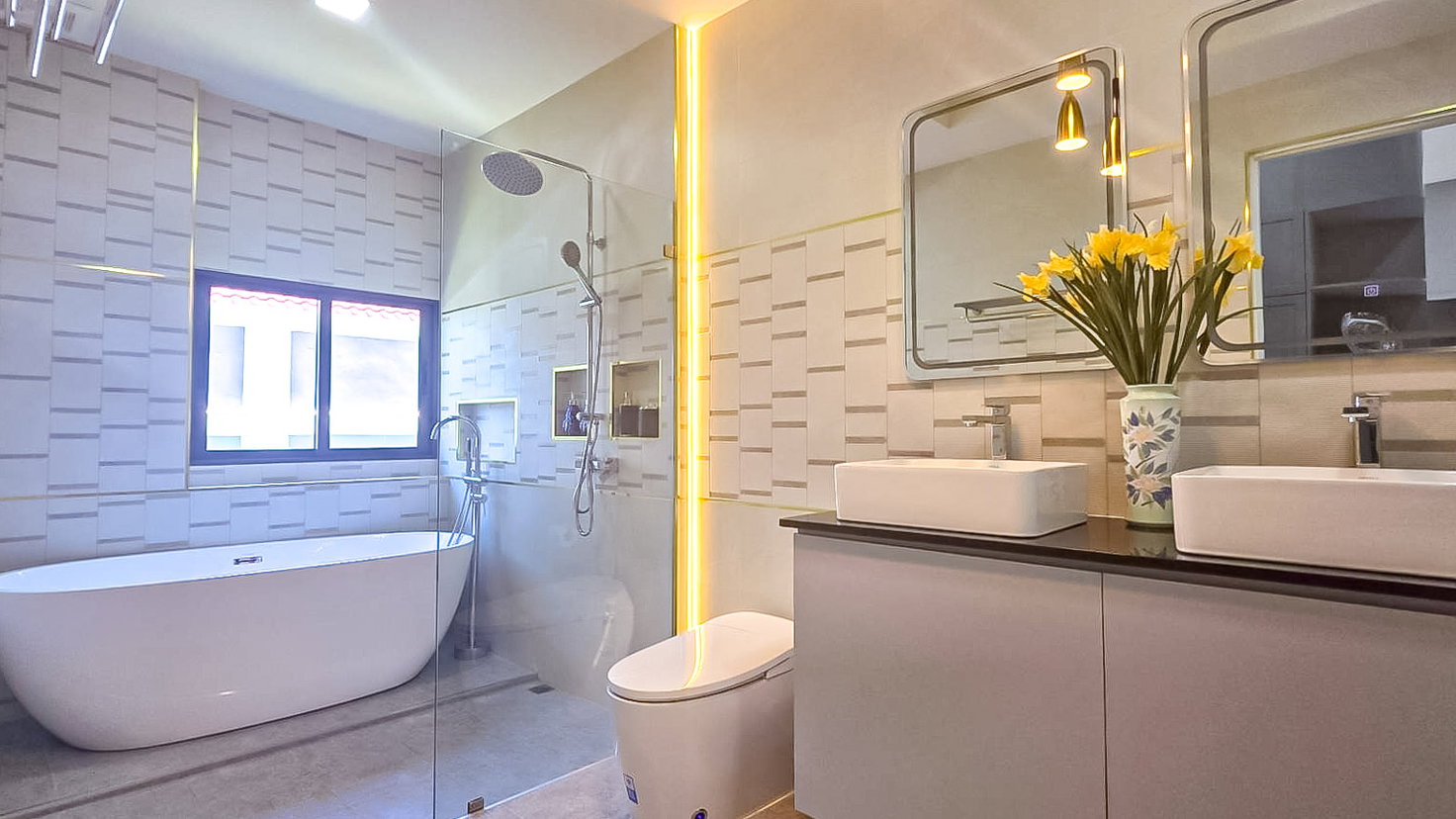 รูป Luxury Pool Villa for Sale Mabprachan East Pattaya 4Bedroom - รูปที่ 11/19