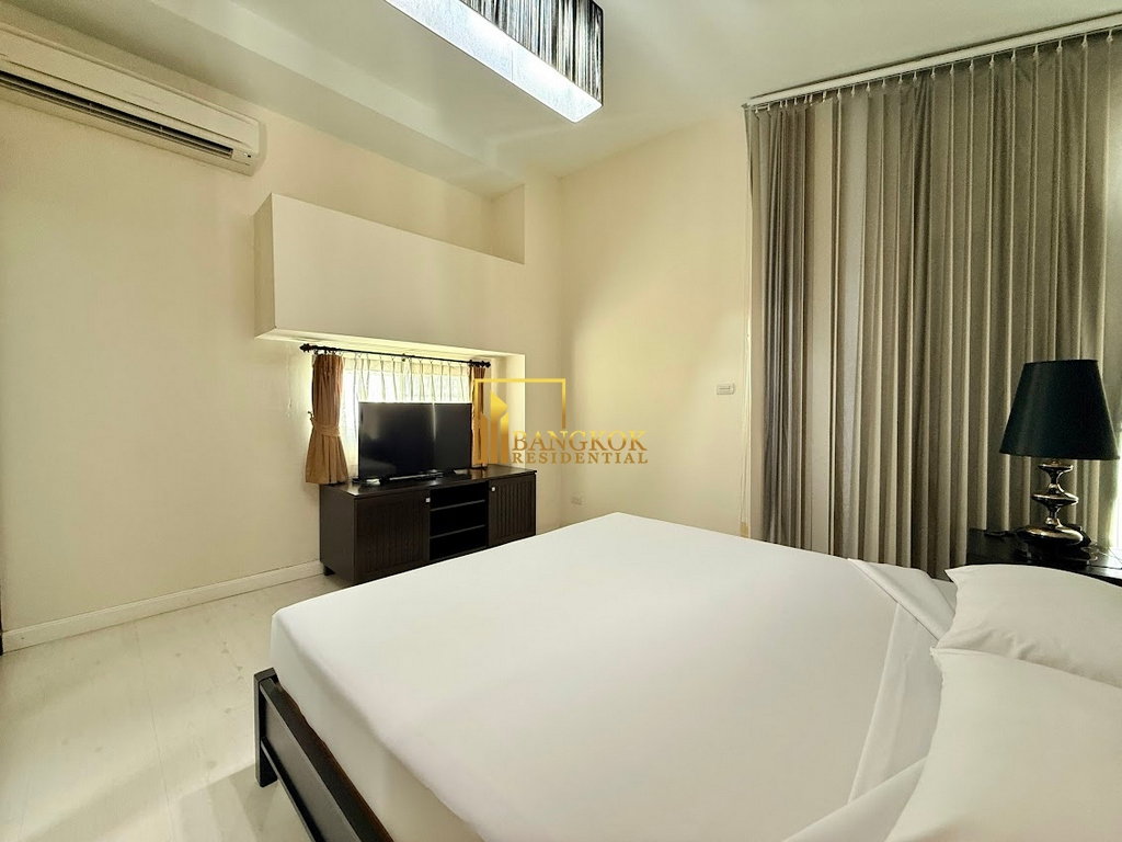 picture Spacious 3 Bed Duplex Serviced Apartment in Sukhumvit 33 - BR30442SA - 21/38
