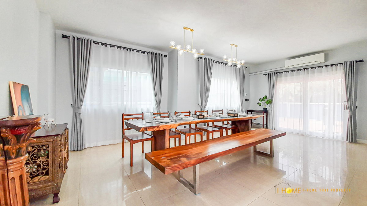 picture 2-Storey Detached House for Rent with Private Swimming Pool - 15/42
