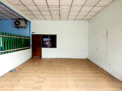Townhouses for sale Chonburi : TOWN HOUSE 20.5 Sq.w. Si Racha Chonburi for 1.1M