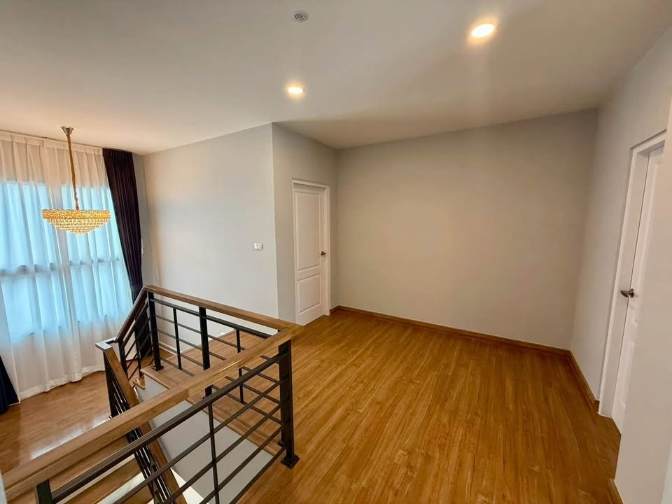 รูป HR3566ให้เช่าบ้านเดี่ยวหรูหลังใหญ่ 85 ตร.ว. CENTRO วิภาวดี ใกล้สนามบินดอนเมือง & รร.นานาชาติ Harrow บ้านใหม่พร้อมอยู่ มีห้องแม่บ้าน + EV Charger  - รูปที่ 2/46