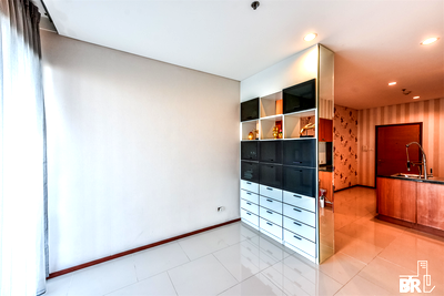 Condos for sale : Villa Sathorn Convenient Travel, Great Value per Square Meter near BTS Krung Thonburi
