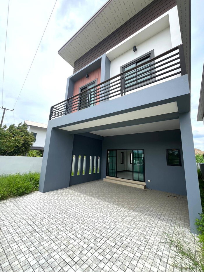 รูป ขายบ้านเดี่ยว 2 ชั้น บ้านพร้อมอยู่ ทำเลชานเมือง บรรยากาศเงียบสงบ เดินทางสะดวก ใกล้ตลาด ห้างสรรพสินค้า และโรงเรียนนานาชาติ  #C5MG100781 - รูปที่ 1/22