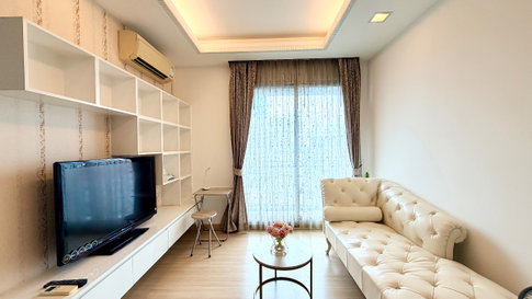 Condo for rent, Thru Thong Lor, 36 sq.m., 8th floor. Near Thonglor and Bangkok Hospital. Ideal for expats / digital nomads.