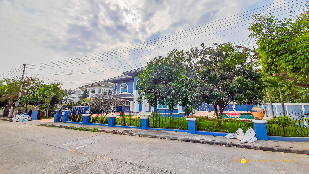 picture 2-Storey Detached House for Rent with Private Swimming Pool - 2/42