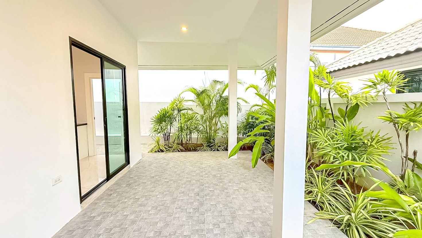 picture Luxury Pool Villa for Sale Thung Klom Tan Man East Pattaya - 9/12