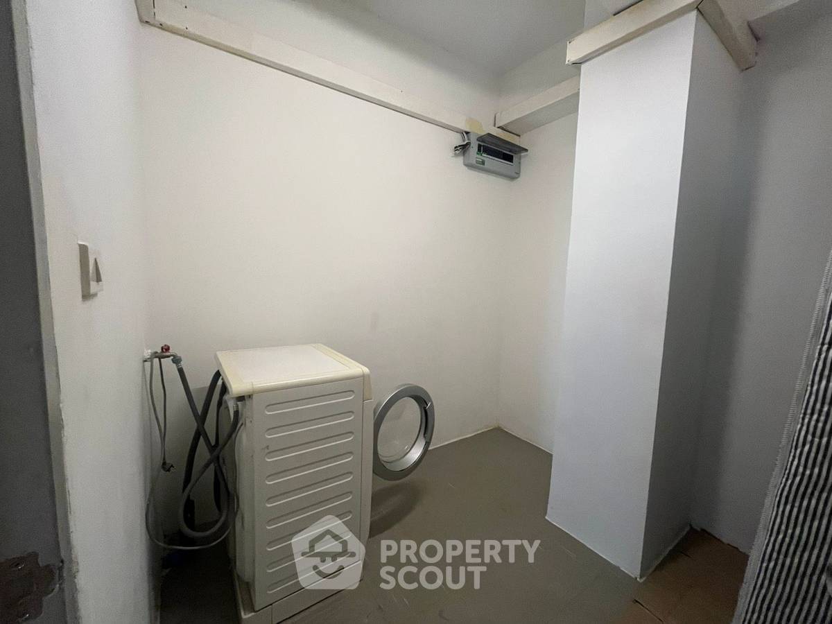 รูป คอนโด 2 ห้องนอน วิลล่า บาจาจ ใกล้ MRT สุขุมวิท 300 เมตร (เลี้ยงสัตว์ได้) (ID 2074415) - รูปที่ 18/23