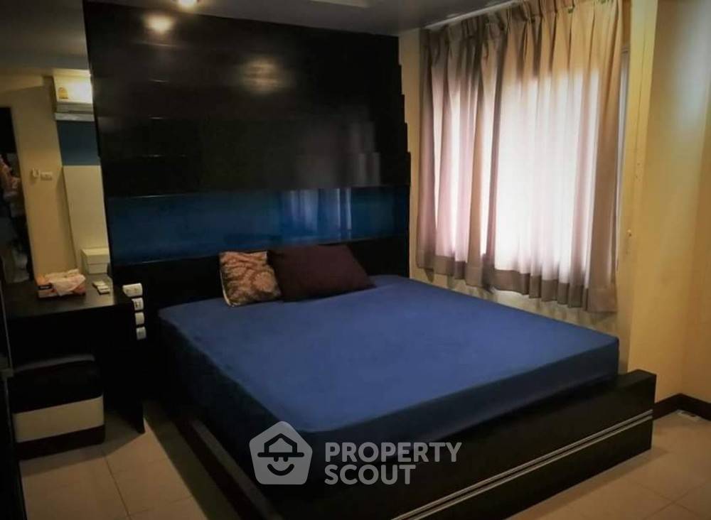 รูป คอนโด 1 ห้องนอน ห้องอยู่ชั้น 8 ขนาด 45 ตร.ม. โครงการ แฮปปี้คอนโด รัชดา 18 ใกล้ MRT ห้วยขวาง (ID 300399) - รูปที่ 1/1