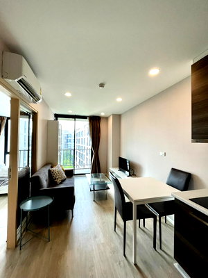 Condos for rent 700 Year Sports Arena Chiang Mai : Palm Springs Nimman “Phoenix” Condo is located on Huay Kaew Road. Tel. 098-9690236 (Janny)
