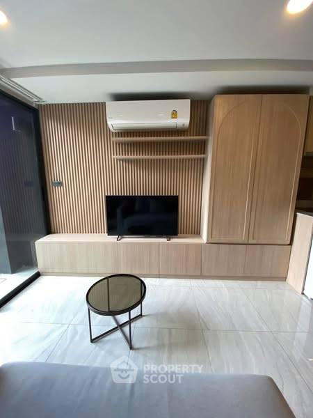 picture 1-BR Condo For Rent, Walden Asoke, 400m to MRT Sukhumvit (ID 2355894) - 4/9