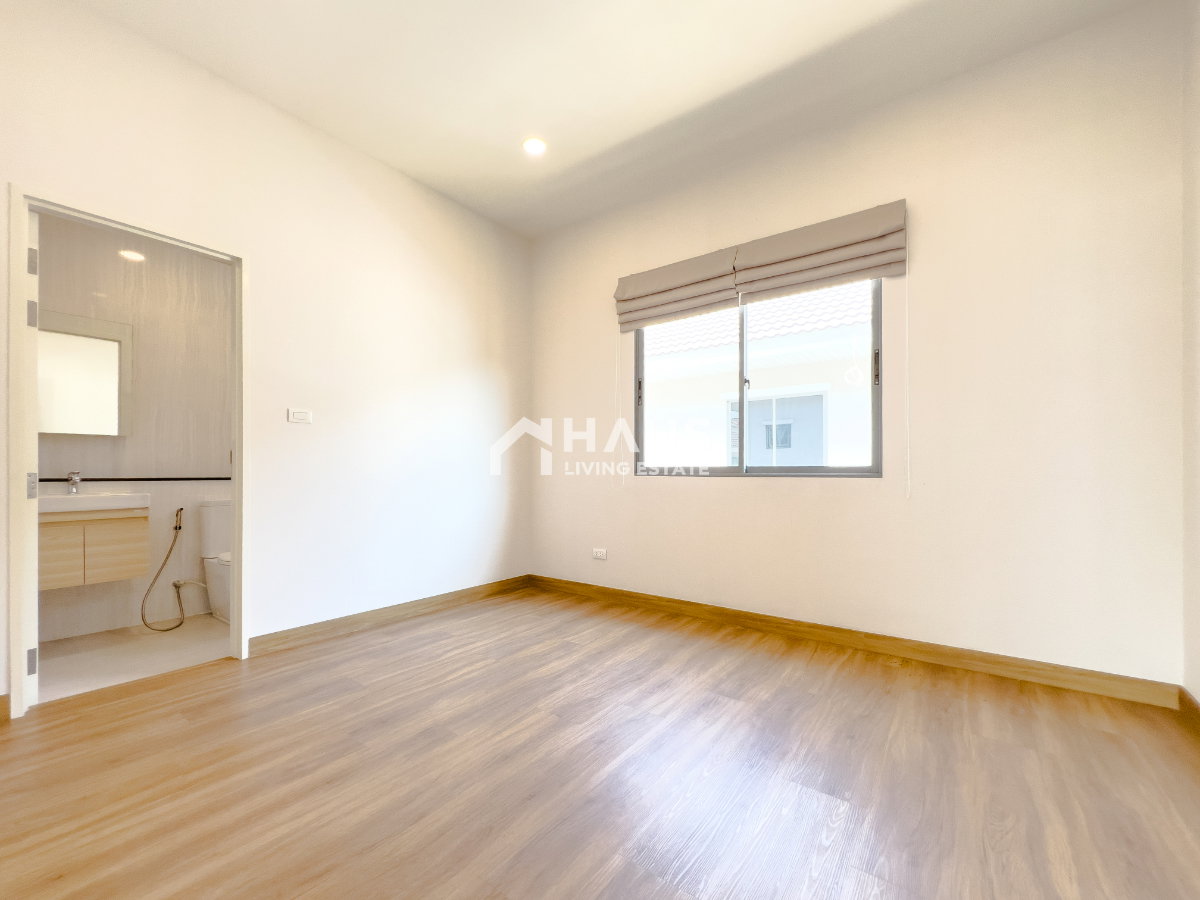 picture Perfect Place Rattanathibet-Saima / 4 Bedrooms #HRP3017 - 19/33