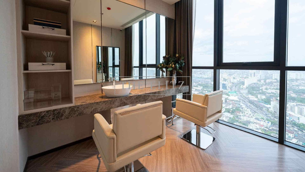 picture ✨ Super Luxury Deal! Pristine high-floor condo for sale in prime Ratchayothin [0 steps to BTS] ✨ - 8/15