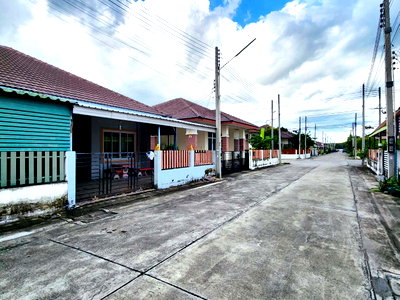 TOWN HOUSE 32 Sq.w. Pluak Daeng Rayong for 1.4M