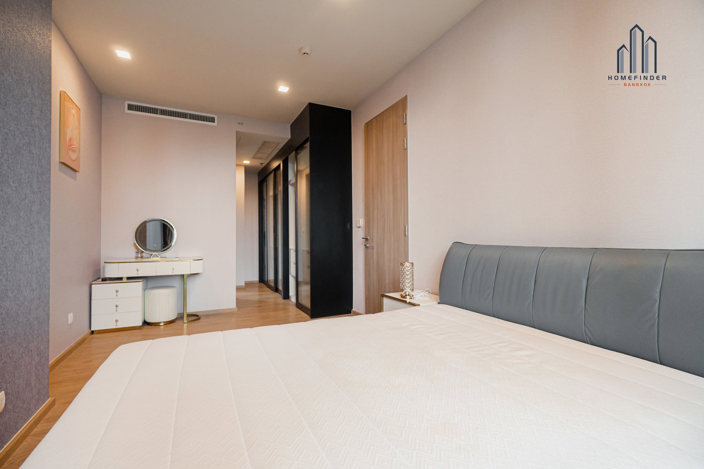 picture Noble Around 33 1 bedroom, for rent - 8/16
