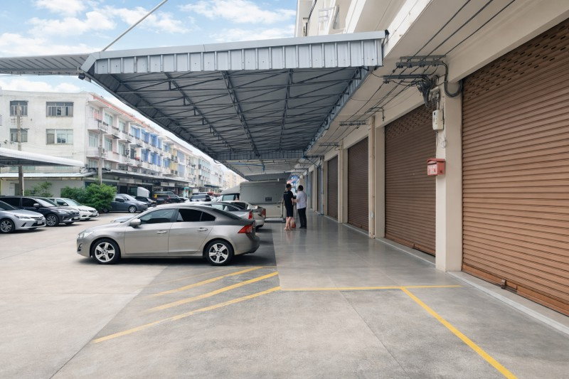 รูป ตึกแถว 5คูหา 4ชั้น มีดาดฟ้า 20 ห้องน้ำ 25แอร์ กรพิทักษ์ศึกษา 650 ม. 160 ตรว. 2300 ตร.ม. Zanook Wake Park สารสาสน์วิเทศบางบอน - รูปที่ 2/8