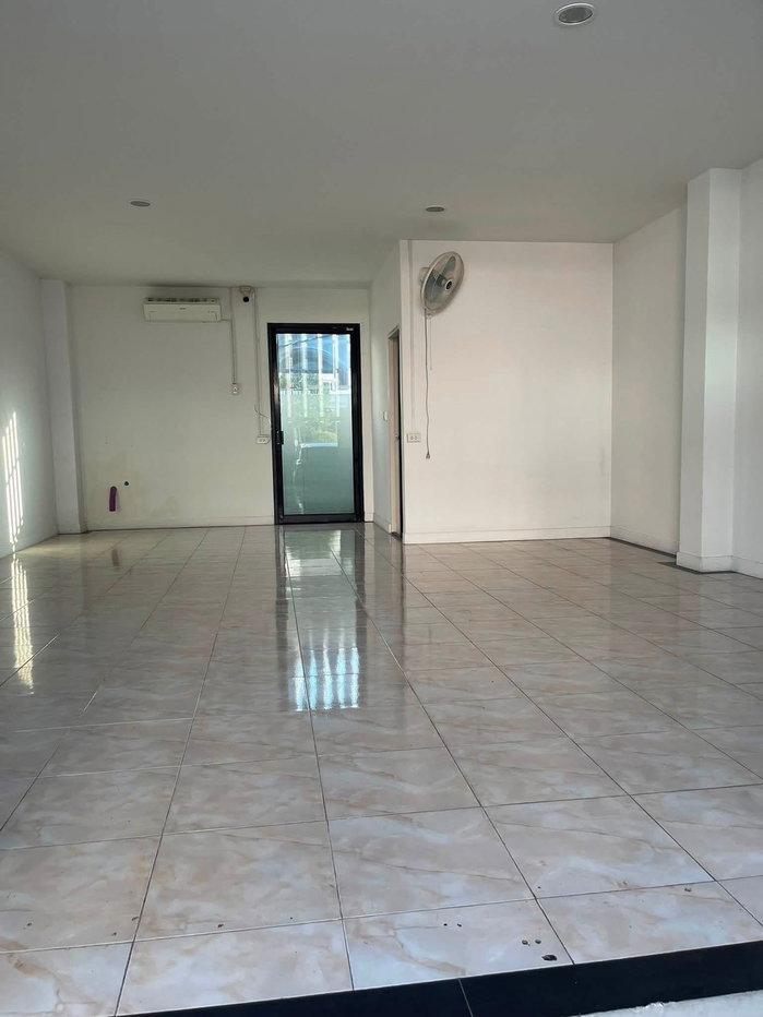 รูป 🏡✨ บ้านเดี่ยวให้เช่า ลาดสวาย ลำลูกกา คลอง 4 7 ห้องนอน 6 ห้องน้ำ หลังแรกติดตลาดลาดสวาย ✅ รับจดทะเบียนบริษัท - รูปที่ 2/15