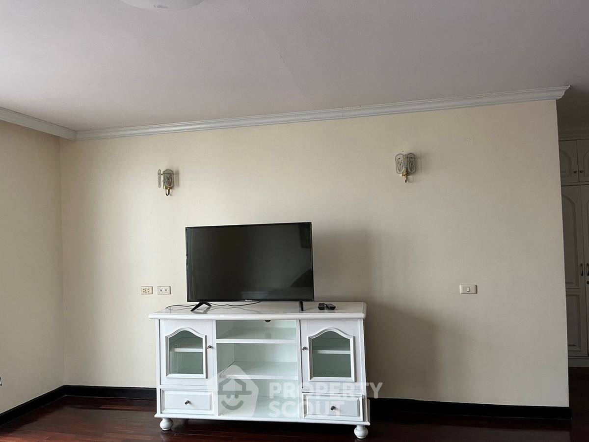 รูป คอนโด 3 ห้องนอน 250 ตร.ม. เพ็ทได้ ที่ รีเจนท์ ออน เดอะ พาร์ค 1 ใกล้ BTS พร้อมพงษ์ 400 ม. (ID 1708625) - รูปที่ 13/18