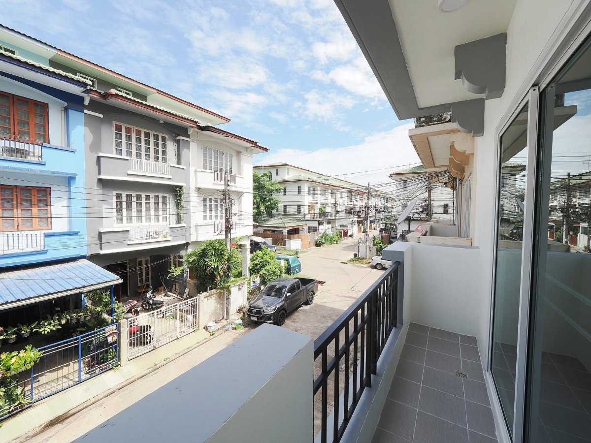 รูป ขายทาวน์เฮ้าส์ 3.5 ชั้น ม.สรานนท์ 18 ตร.ว. 4นอน 3น้ำ [ติวานนท์-ปากเกร็ด] ขาย 2.88 ล้านบาท - รูปที่ 27/56