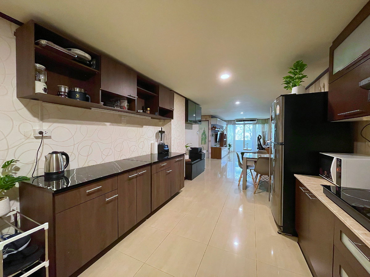 picture 🏡 Spacious 2-Bedroom Condo with Pool Views at Waterford Park Rama 4 - 13/38