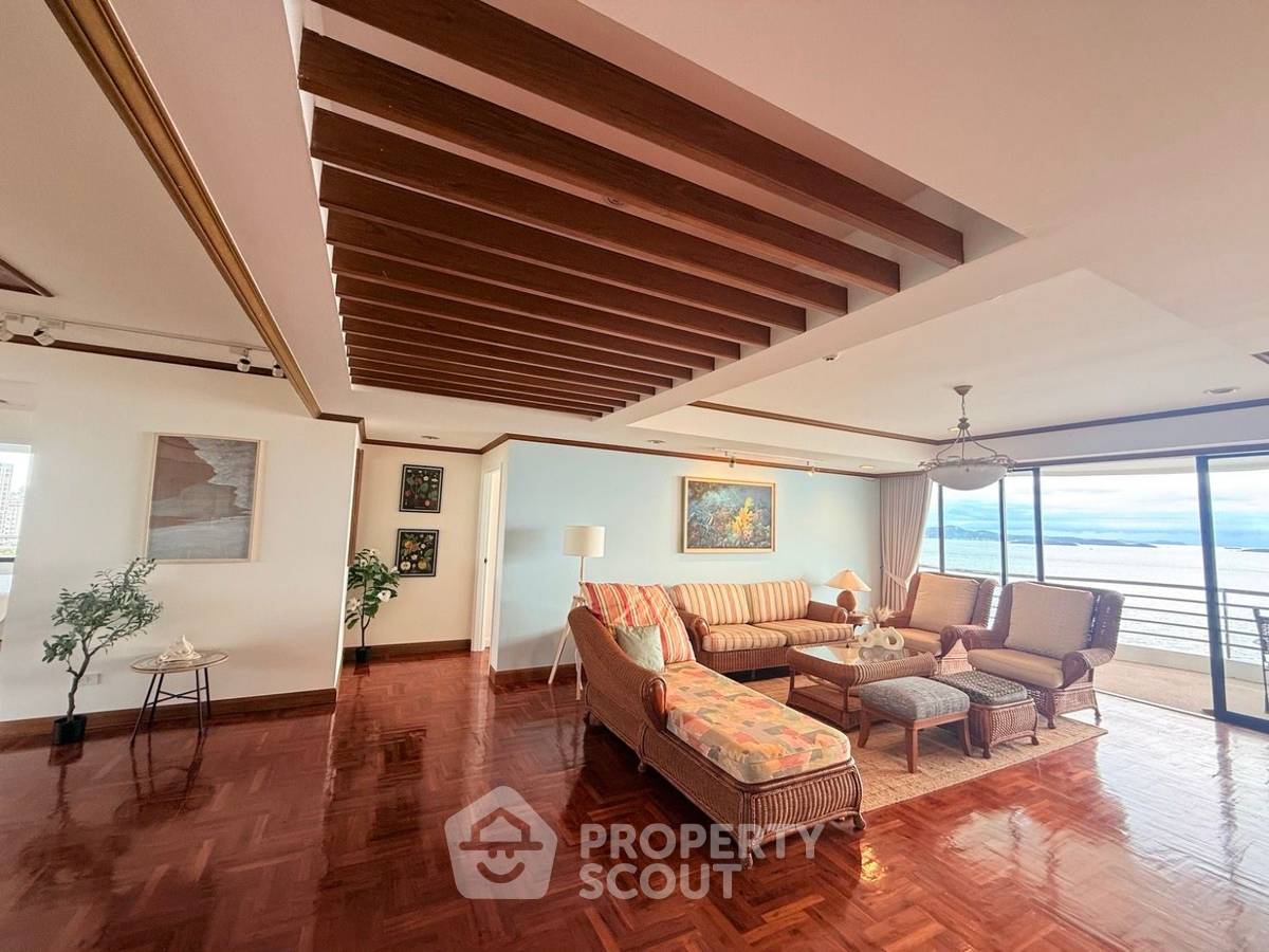 picture 3-BR 235 Sqm Condo For Rent Royal Cliff Condo Pratumnak, 16th Floor (ID 3044838) - 1/15