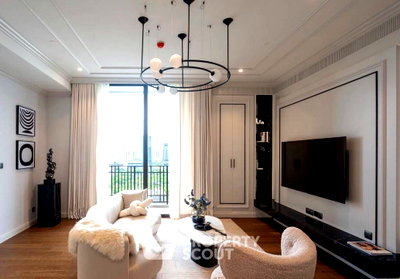 Condos for sale : Pet-Friendly 3-BR Condo For Sale at Muniq Langsuan, 23rd Floor Near BTS Ratchadamri (ID 3043541)