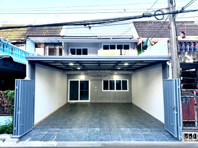 Townhouses for sale Crystal Design Center : For Sale Townhouse/Townhome  , Prachakornthai Ladproa 93 , Wang Thong Lang , Wang Thong Lang , Bangkok , CX-153676 ✅ Live chat with us ADD LINE @connexproperty ✅